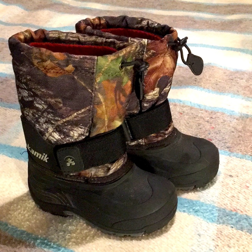 Kamik insulated winter boots. Toddler size 9.